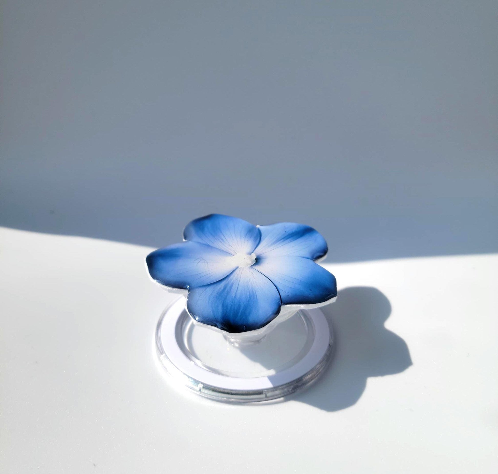 Blue Periwinkle MagSafe Phone Grip – Chic Floral Phone Grip | Modern Blue Periwinkle iPhone Accessory